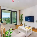 Atlantis Lux With Pool Apartamento Makarska