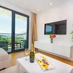 Atlantis Lux With Pool * Makarska