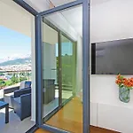 Apartamento Atlantis Lux With Pool Makarska