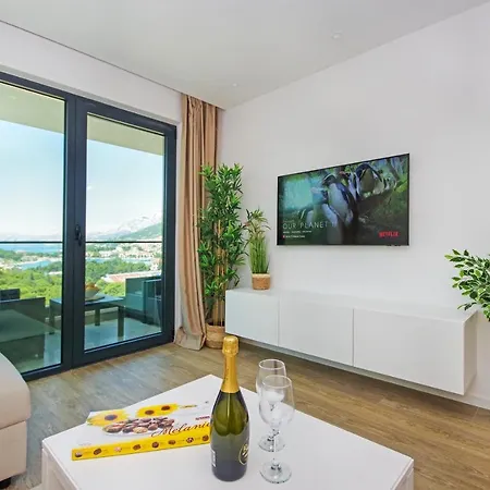 Atlantis Lux With Pool Apartman