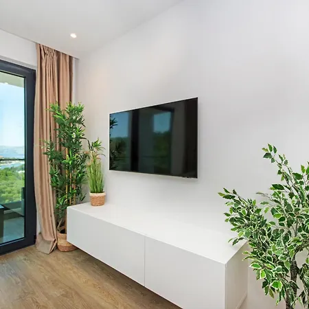 Atlantis Lux With Pool *