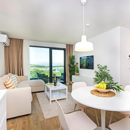 Atlantis Lux With Pool Apartman