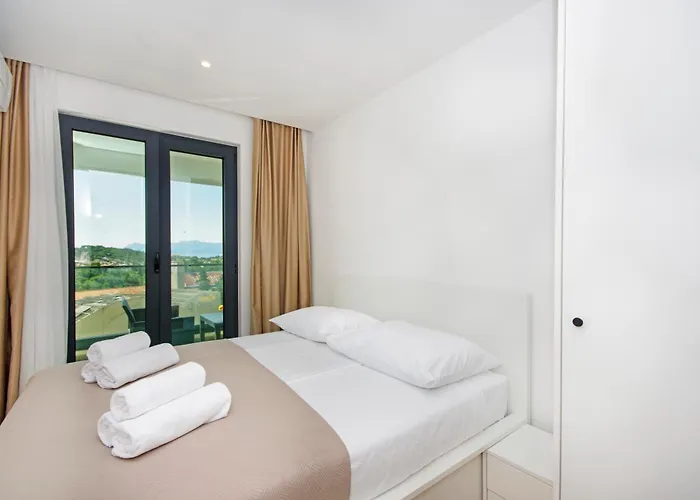 Atlantis Lux With Pool Lägenhet Makarska