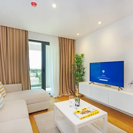 Atlantis Lux With Pool * Μακάρσκα