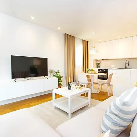 Atlantis Lux With Pool * Μακάρσκα