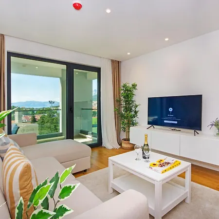 Atlantis Lux With Pool Apartman Makarska