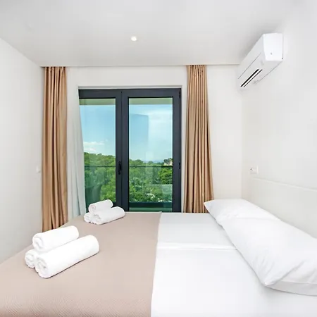 Atlantis Lux With Pool Apartman *