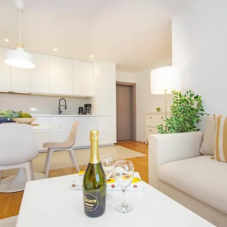 Atlantis Lux With Pool *