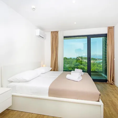 Atlantis Lux With Pool