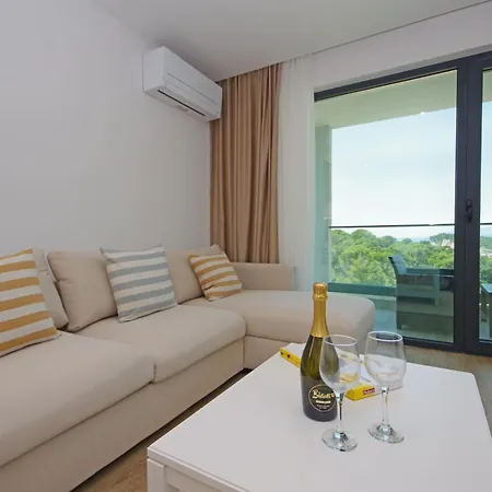 Atlantis Lux With Pool Makarska