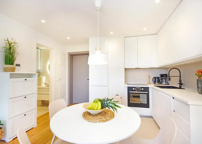 Appartamento Atlantis Lux With Pool Makarska