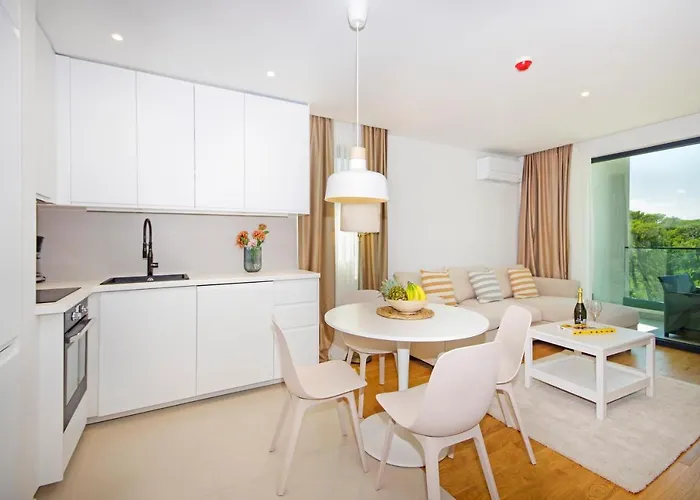 Atlantis Lux With Pool *