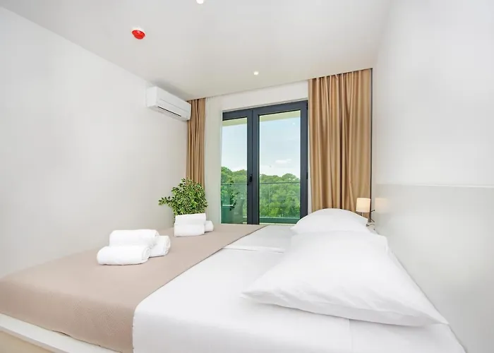 Atlantis Lux With Pool Appartamento Makarska