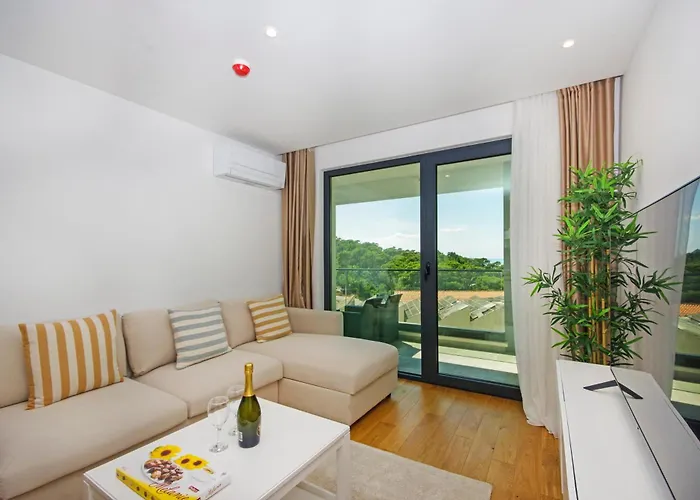 Atlantis Lux With Pool Makarska