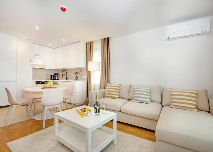 Atlantis Lux With Pool * Makarska